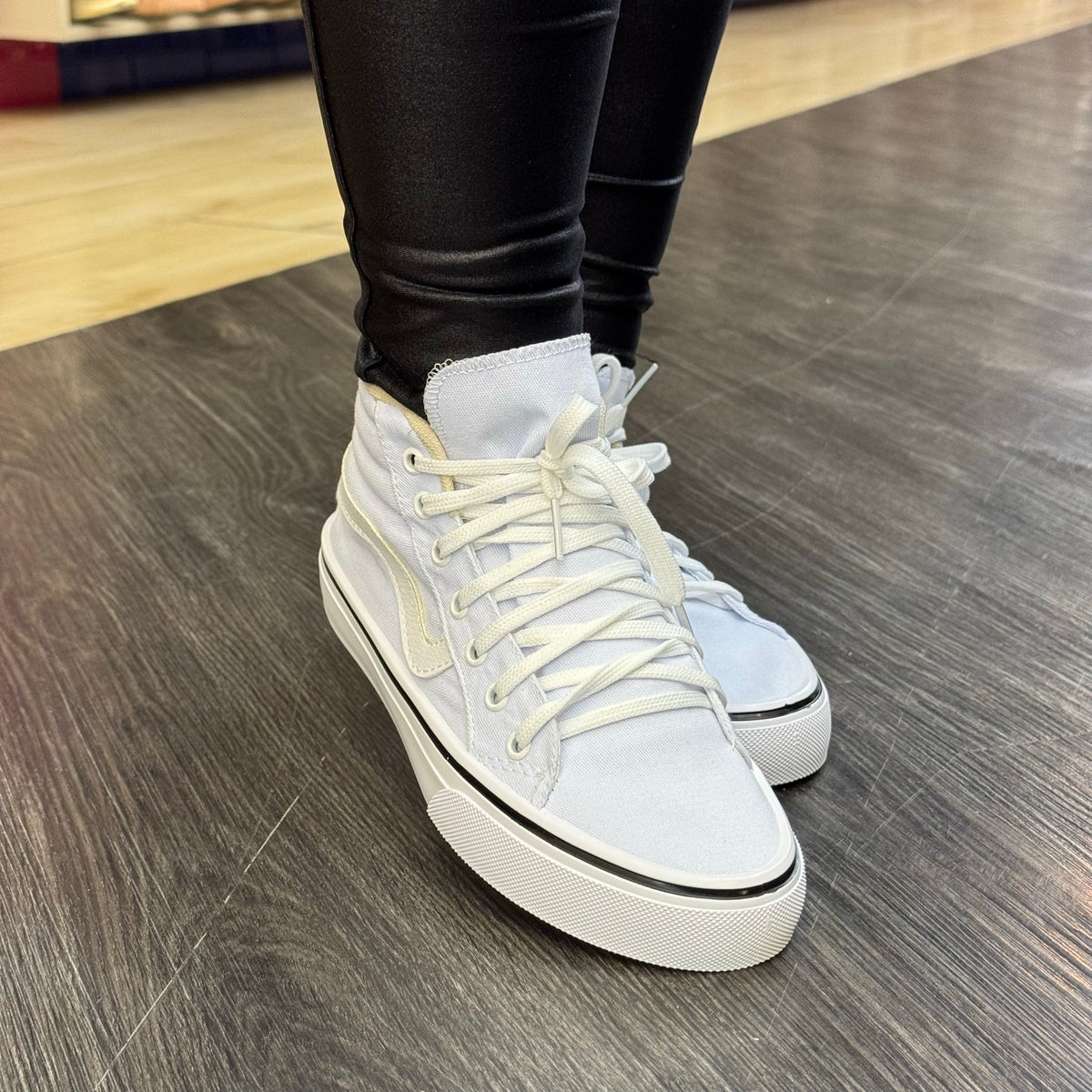 Tênis Cano Alto Vans Branco