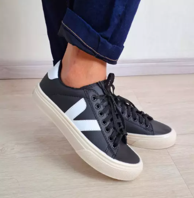Tênis inspiração Vert Preto/Branco